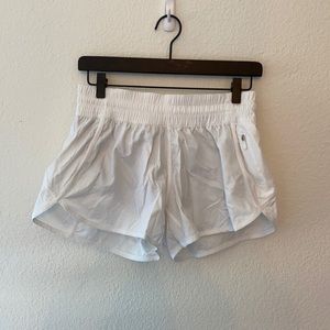 Lululemon tracker shorts